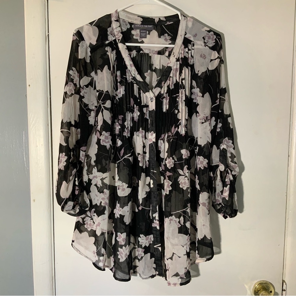 Black & White Floral Button Front Light button up Sleeve Top PEA IN THE POD MED